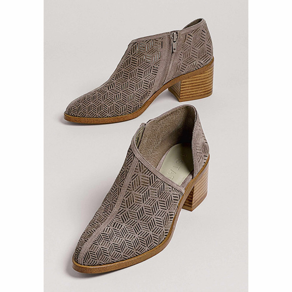 SOLD - Picture 2 of 4